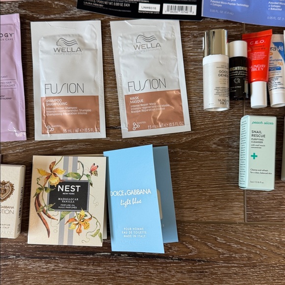 Beauty Samples - Picture 6 of 8